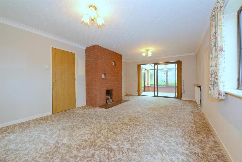 Brookside, Pontesbury, Shrewsbury 3 bed detached bungalow for sale £