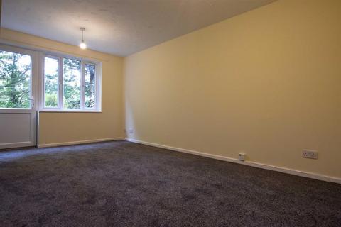 2 bedroom terraced house to rent, Castle Road, Wellingborough