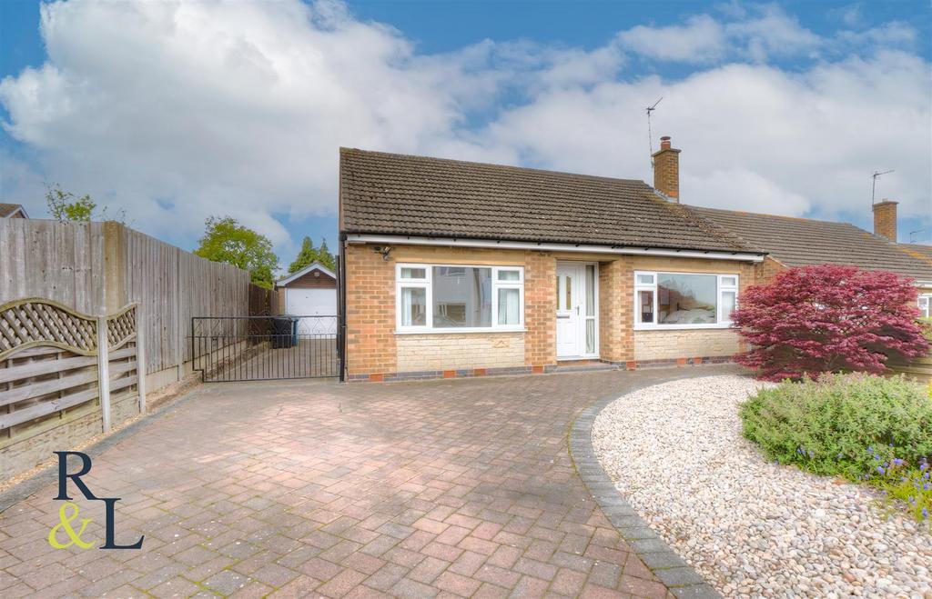 Walton Drive, Keyworth, Nottingham 2 bed detached bungalow £280,000