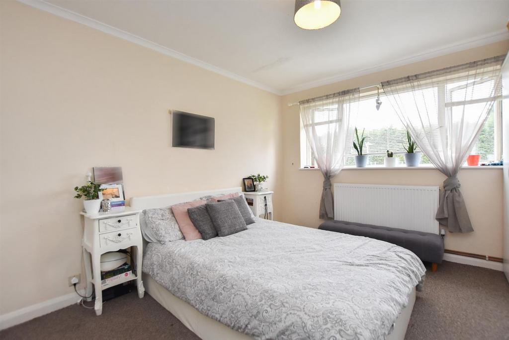 Senlac Way, St. LeonardsOnSea 2 bed flat £150,000