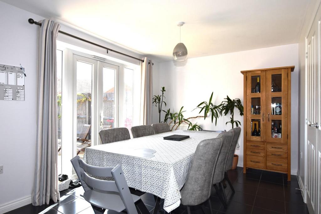 Dining Area.JPG