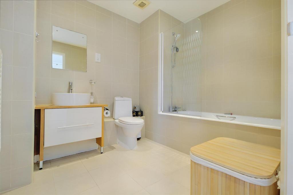 En-Suite Bathroom