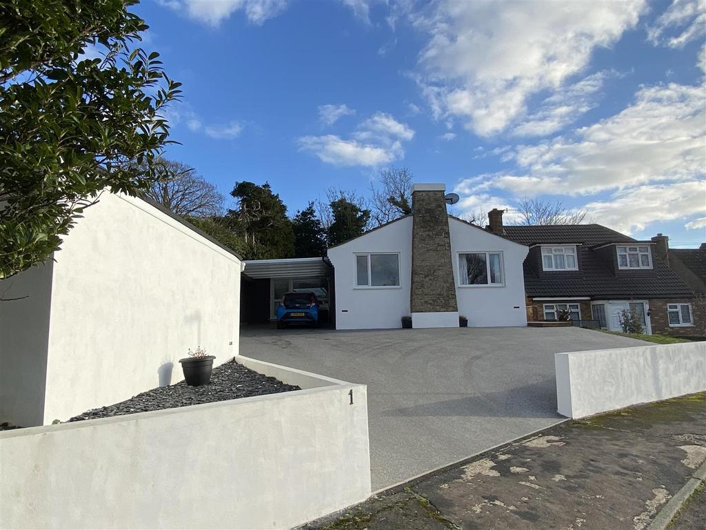 Ravine Close, Hastings 4 bed bungalow for sale £400,000