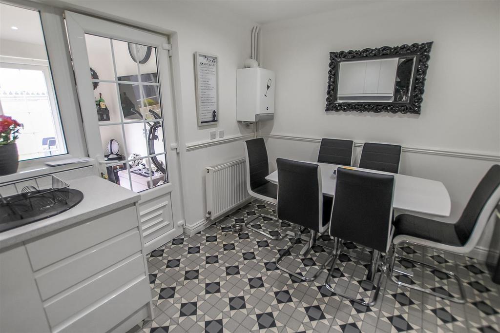 Kitchen/Dining Room