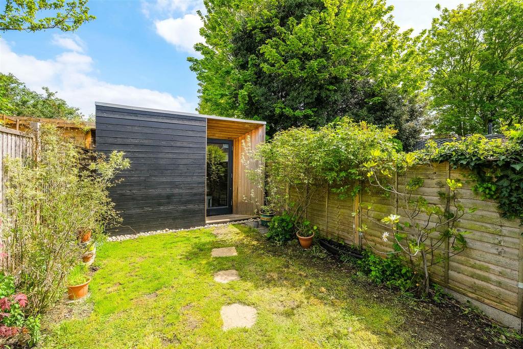 Eden Road, Walthamstow Village, E17 2 bed semidetached house for sale £750,000