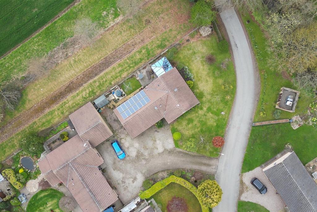 DJI 0821.00 00 34 29.Still002.jpg