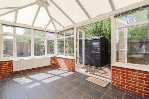 56 Earles Meadow, Horsham, RH12 4HR
