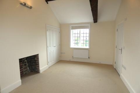 2 bedroom flat to rent, Angel Yard, North Street, Midhurst, GU29