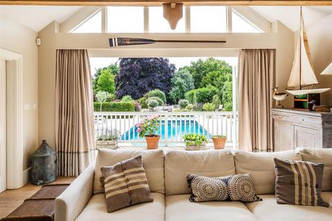 Elm Tree House Hurtmore Road, Hurtmore, Godalming, GU7 2RA