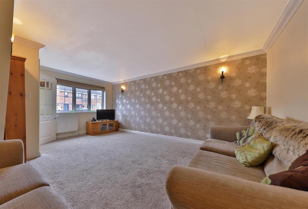 Bellmans Croft, Copmanthorpe, York 4 bed semidetached house £375,000