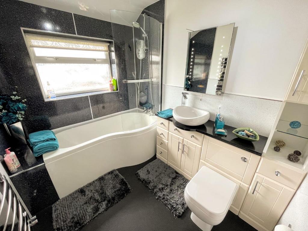 Bathroom/w.c.