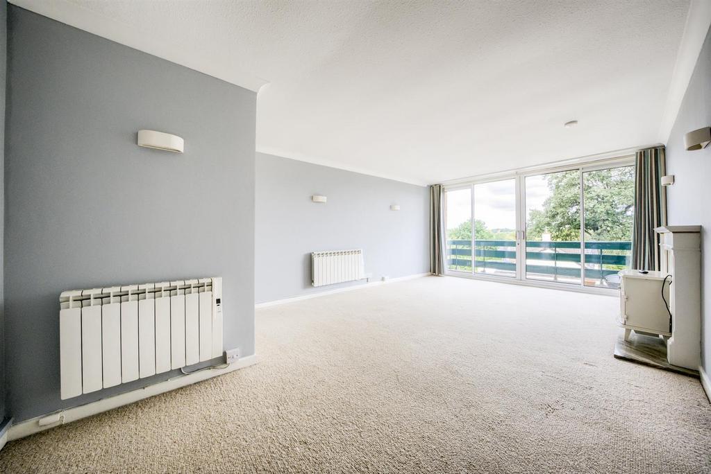 Avonhurst, Dark Lane... 2 bed apartment £900 pcm (£208 pw)