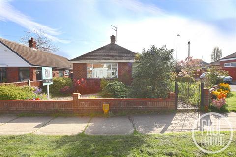 2 bedroom detached bungalow for sale - Walmer Close, Pakefield, NR33