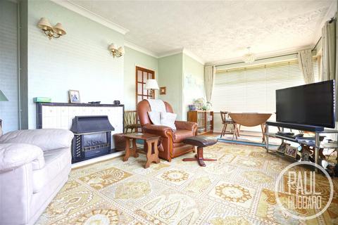2 bedroom detached bungalow for sale - Walmer Close, Pakefield, NR33