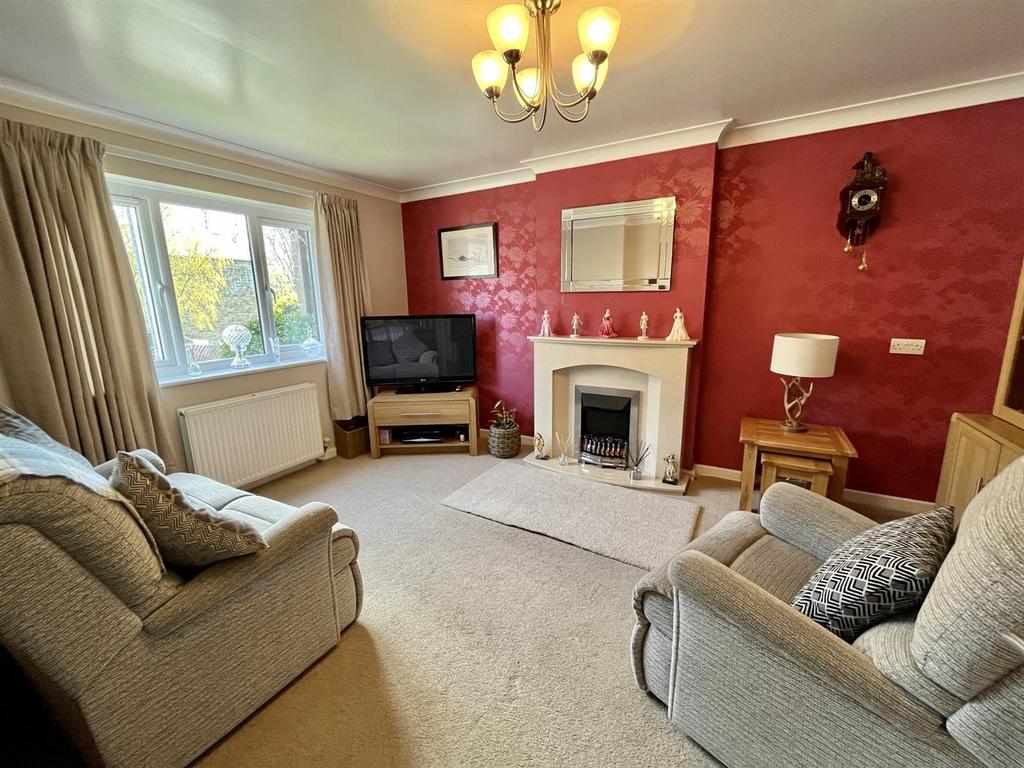 Bradley View, Holywell Green, Halifax 2 bed semidetached bungalow £90,000