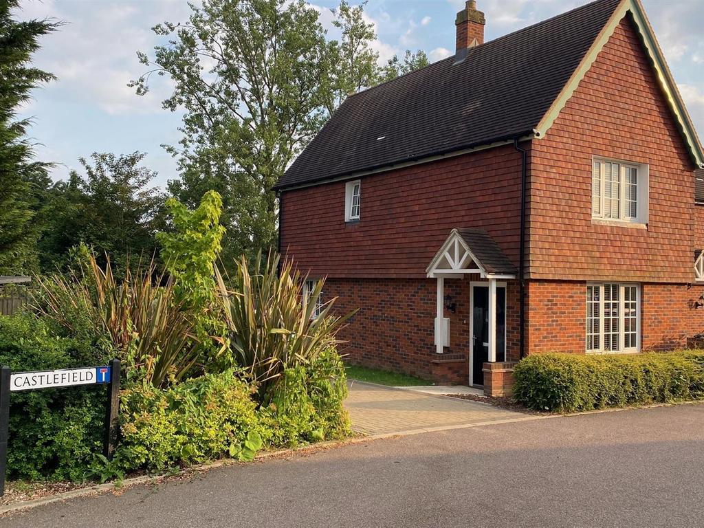 Castlefield, Preston, Hitchin SG4 7AZ 2 bed semidetached house for