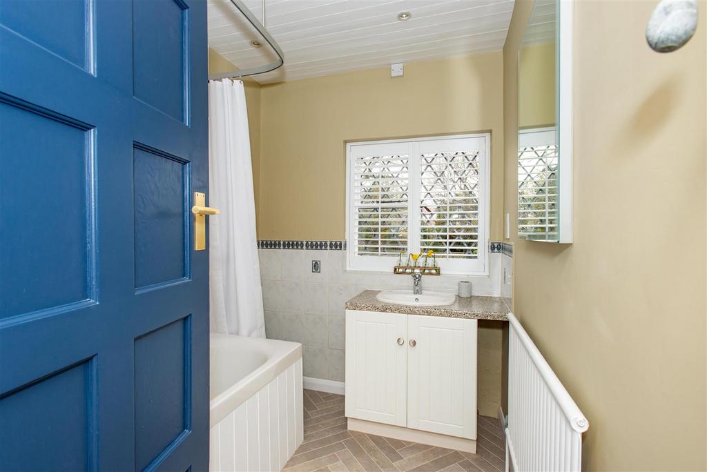 Ensuite.jpg