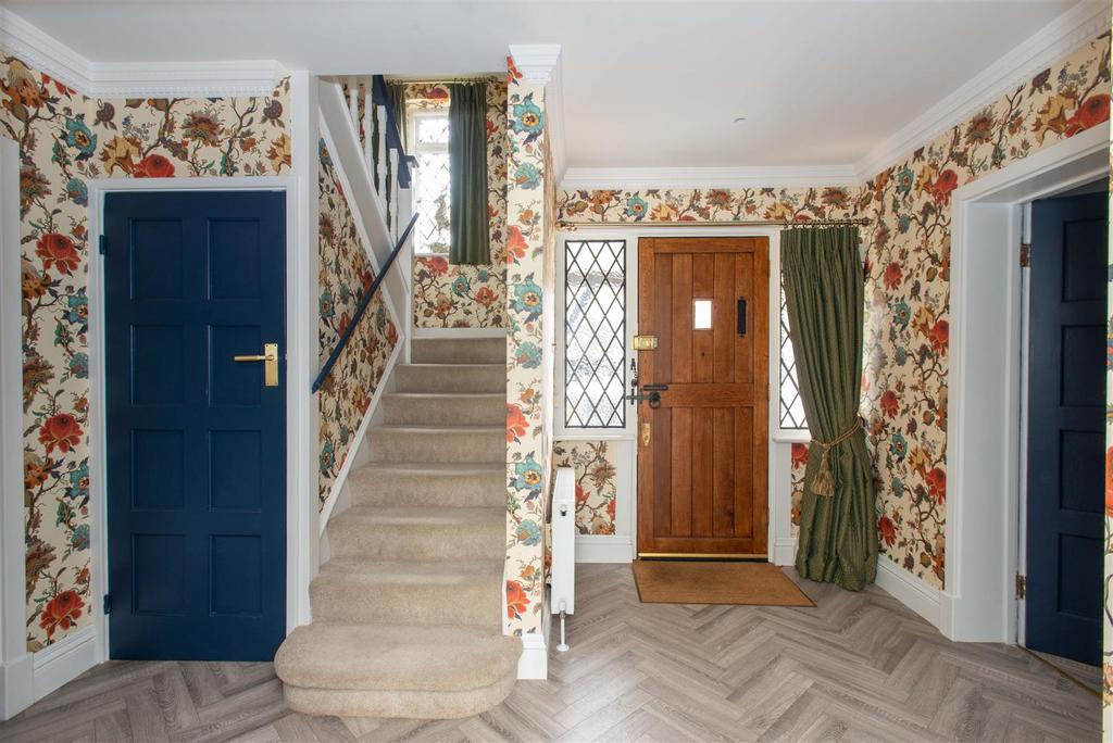 Entrance hall.jpg