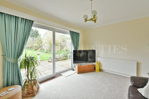 3 bedroom semi-detached bungalow for sale, Oakroyd Avenue, Potters Bar, EN6