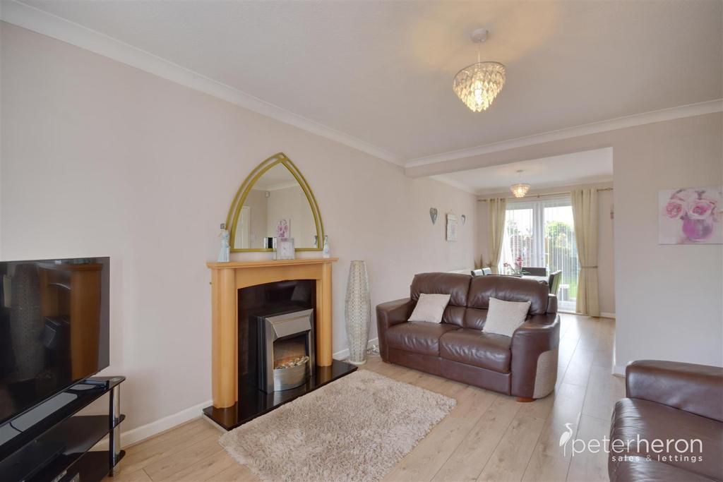 Warwick Drive, East Herrington, Sunderland 2 bed semidetached house