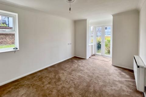 2 bedroom apartment for sale - Mullender Court, Chalk Road, Gravesend, Kent, DA12