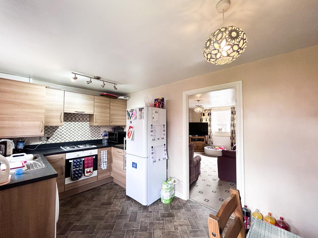 Grebe Mews, DN16 3 bed end of terrace house £142,500