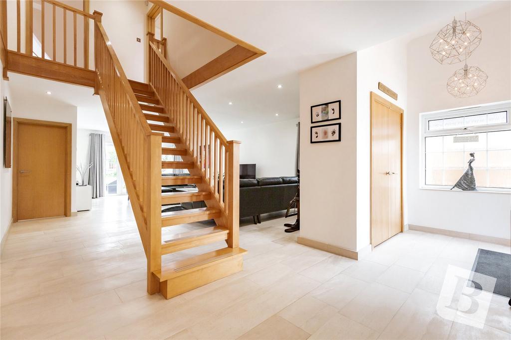 Sugden Avenue, Wickford, Essex, SS12 4 bed detached house £900,000