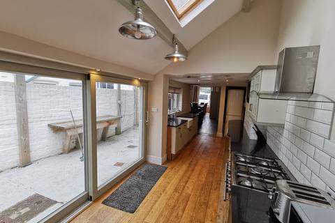 6 Ffrydan Road, Bala, LL23 7RT
