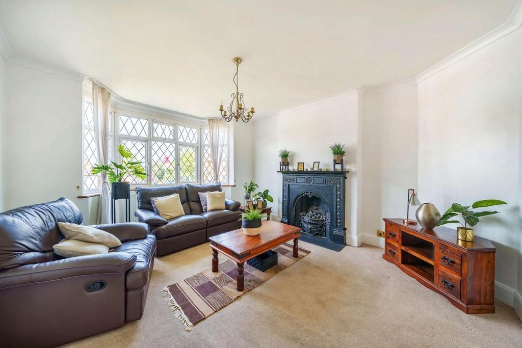 Palace View, Croydon 3 Bed Semi-detached House - £675,000