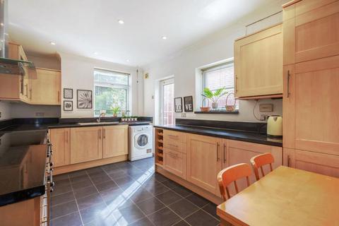 84 Palace View, Croydon, CR0 8QN