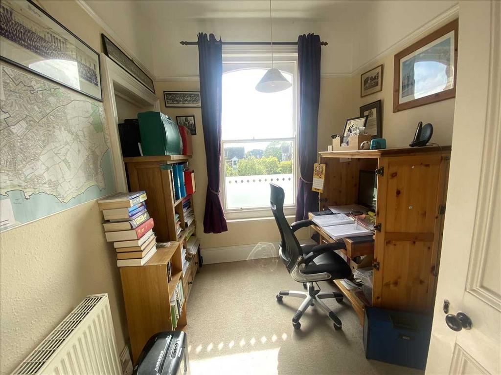Bedroom/Study