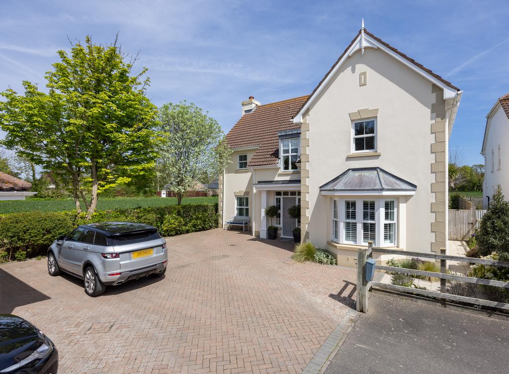La Verte Rue, St. Mary, Jersey 4 bed detached house £4,950 pcm (£1,142 pw)