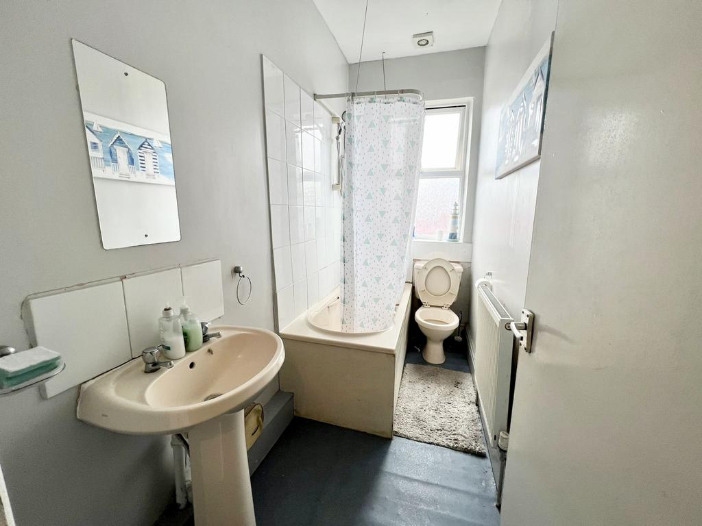 Longman Road, Barnsley, S70 5 bed end of terrace house for sale £210,000