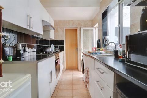3 bedroom end of terrace house for sale - Northfield Road, Peterborough