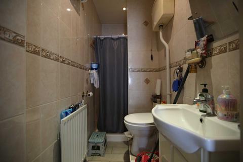 90 Heath Road, Romford, RM6 6LH