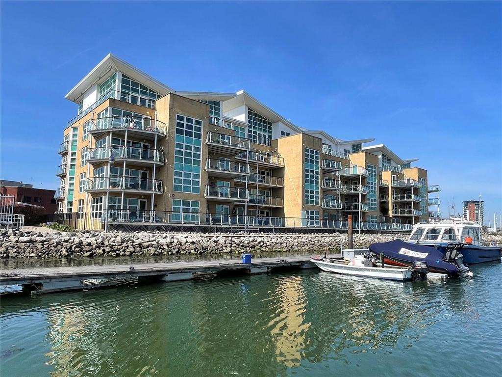 The Quarterdeck, Gosport Marina, Gosport, Hampshire, PO12 2 bed