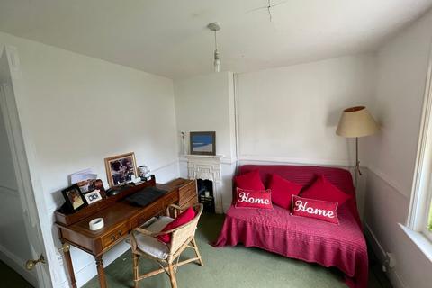 205 Cheriton Road, Folkestone, CT19 4AT