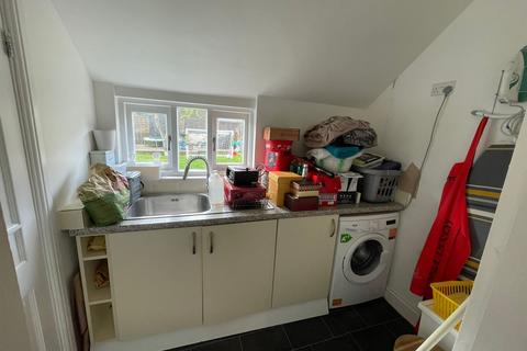 205 Cheriton Road, Folkestone, CT19 4AT
