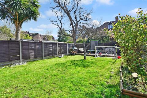 205 Cheriton Road, Folkestone, CT19 4AT