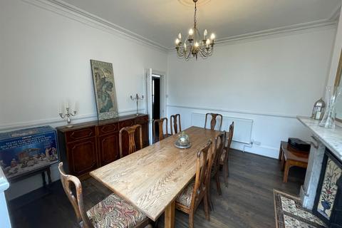 205 Cheriton Road, Folkestone, CT19 4AT