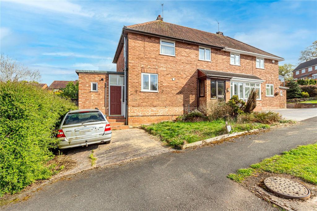 Myrtle Avenue, Redditch, Worcestershire, B98 3 bed semidetached house