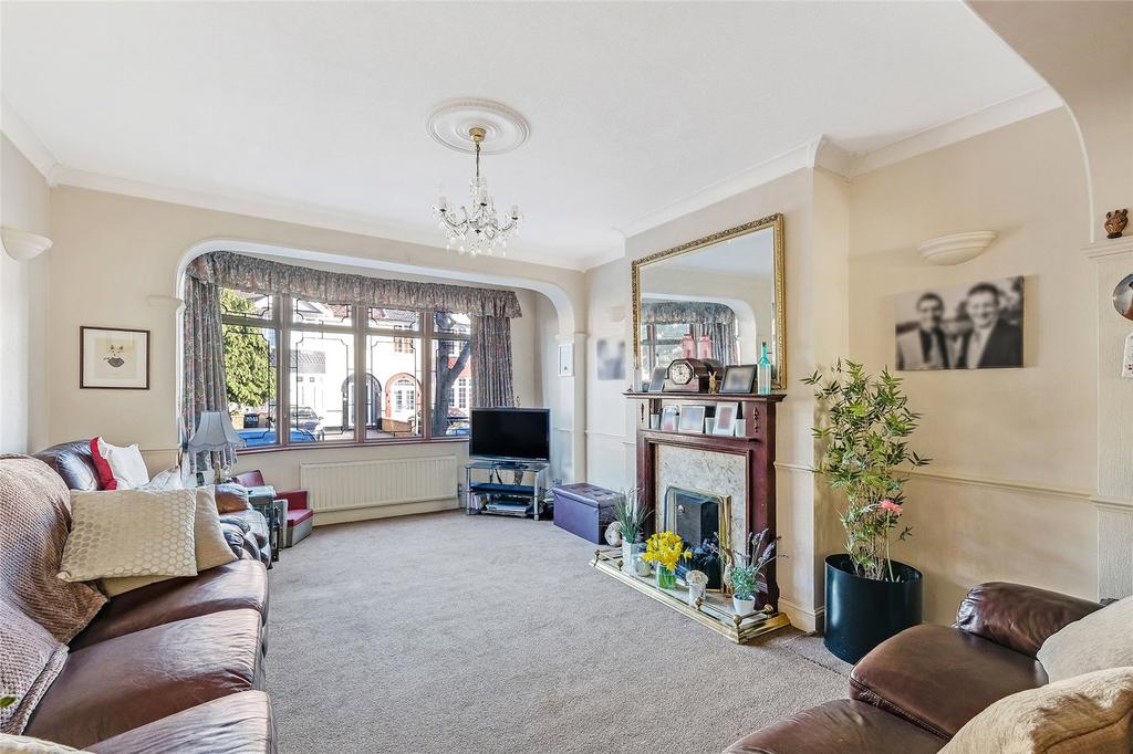 Westrow Drive, Leftley Estate, Barking, IG11 3 bed terraced house for