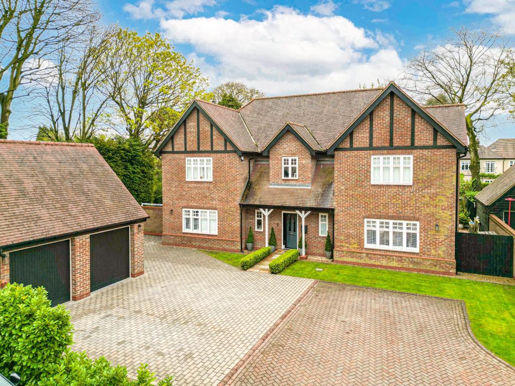 Holly Garth, North Ferriby, HU14 3FE 4 bed detached house for sale £
