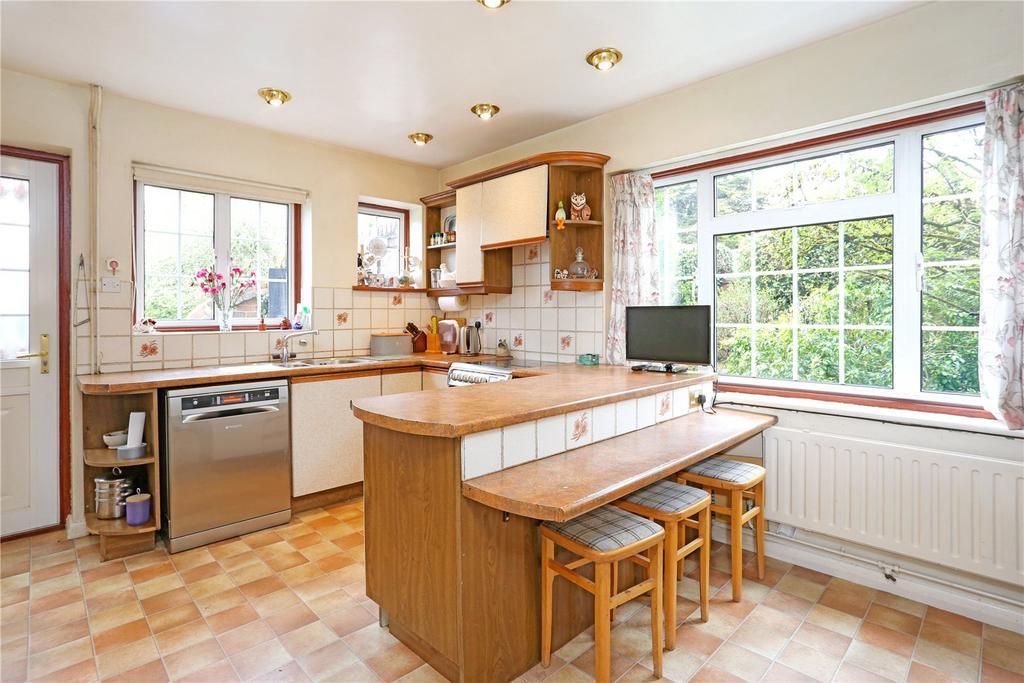 Waverley Lane, Farnham, Surrey, GU9 4 bed detached house for sale £