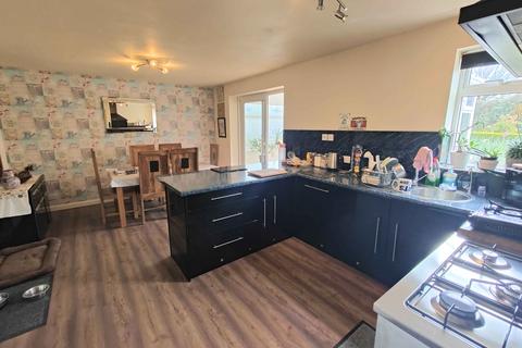 5 Arnold Royd, Brighouse, HD6 3LB