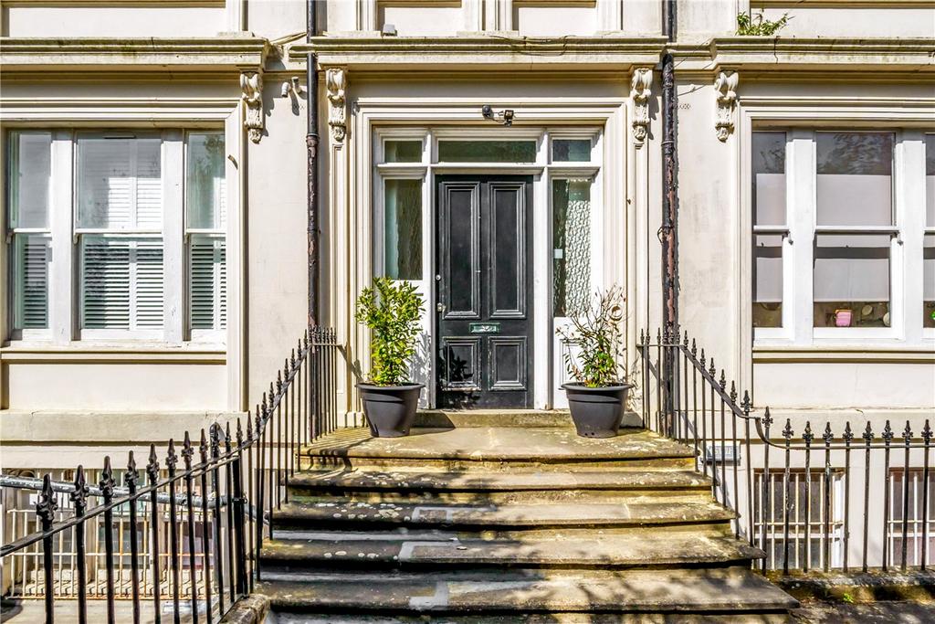 Mount Pleasant Avenue, Tunbridge Wells, Kent, TN1 2 bed property for