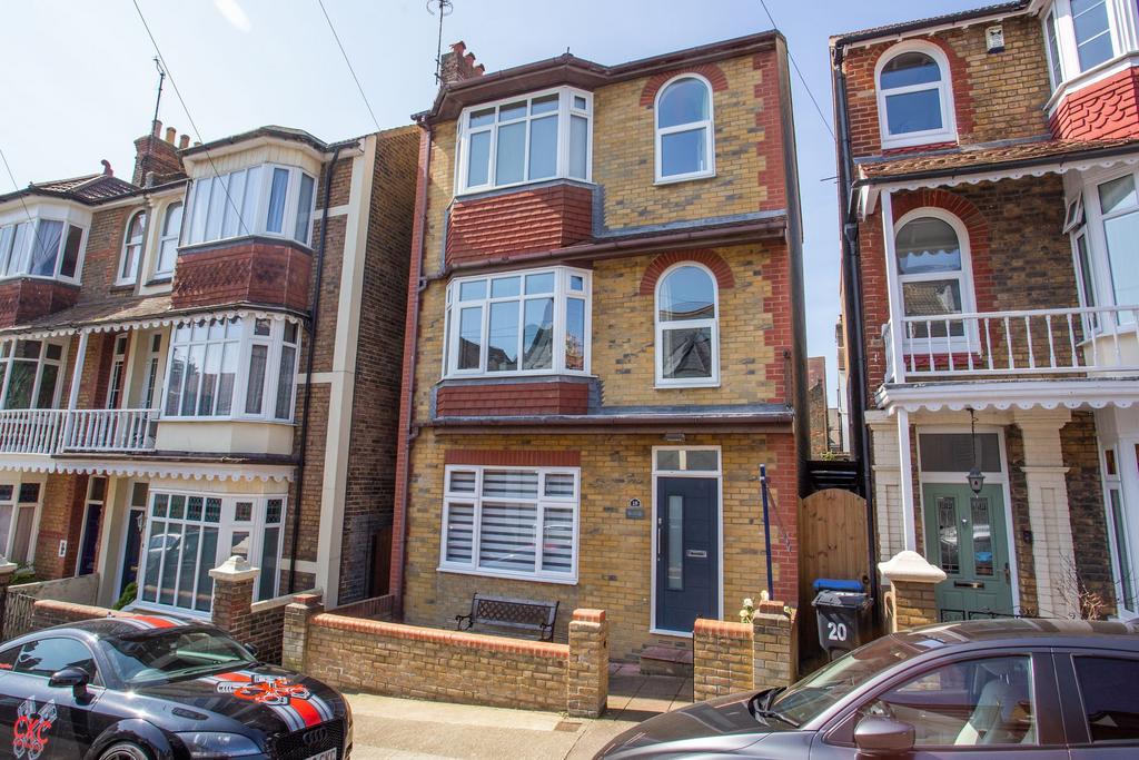 Albert Road, Ramsgate, CT11 4 bed detached house for sale £575,000