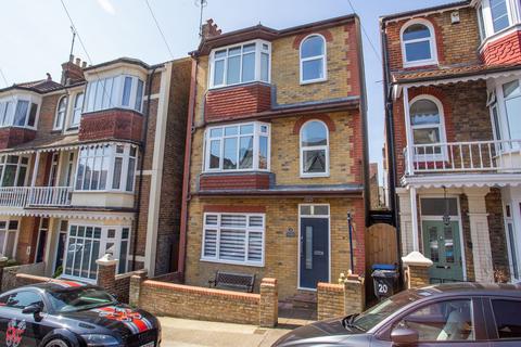 18 Albert Road, Ramsgate, CT11 8DW