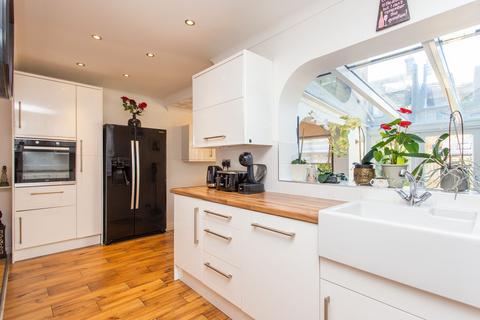 18 Albert Road, Ramsgate, CT11 8DW