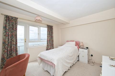2 bedroom flat for sale - The Gateway, Dover, CT16